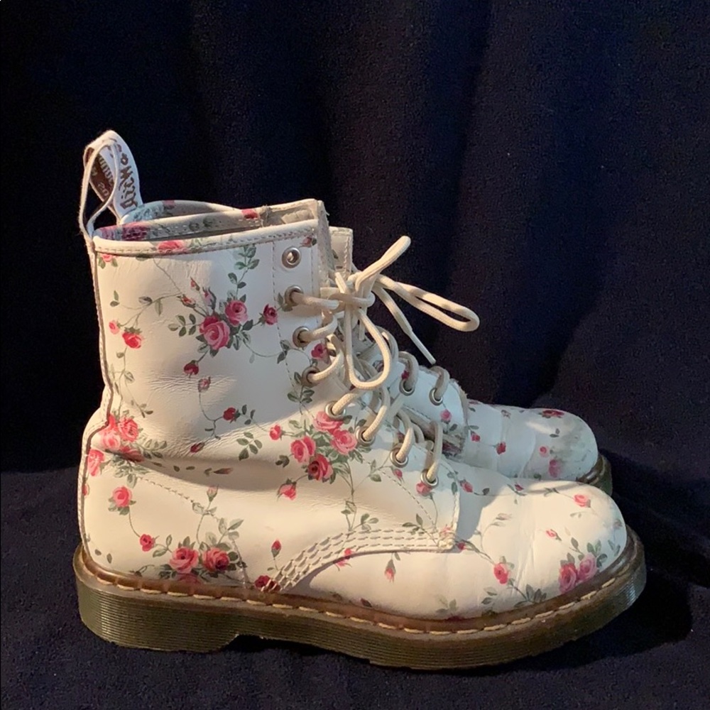 Dr. Marten’s boots, white w/ pink floral, size 9 - Picture 3 of 5
